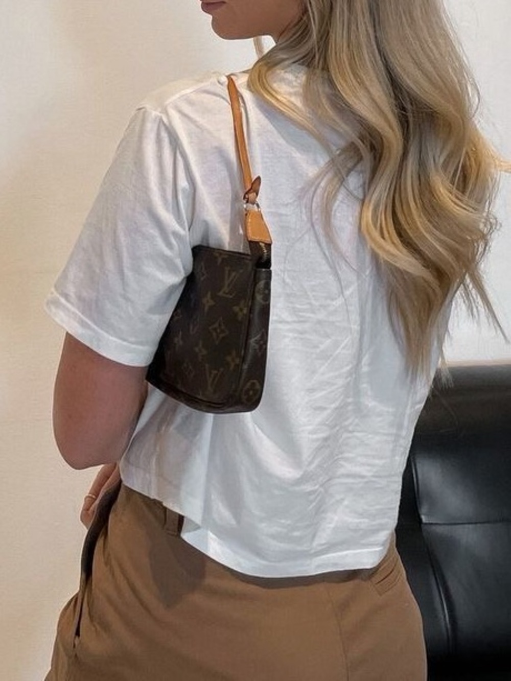 Louis Vuitton Vintage Mini Monogram Pochette - Picture 7 of 7